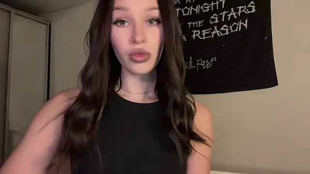 Snapshot of ur_molly chatting on November 14, 2025, 12:59 pm ur molly online show from November 14, 2025, 12:59 pm