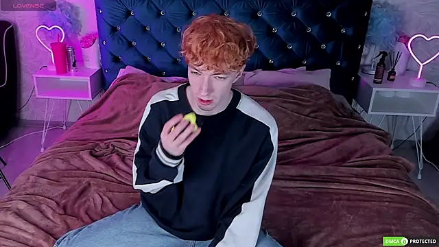 TrevorBenson online show from October 1, 2025, 2:12 pm