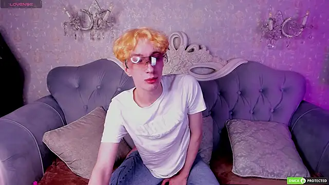 TrevorBenson online show from October 2, 2025, 2:02 pm