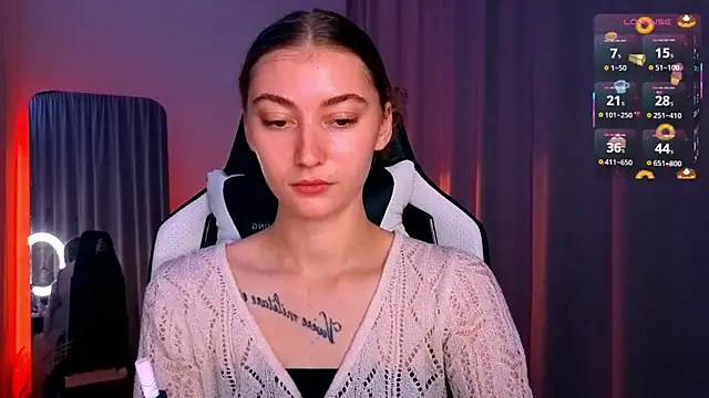 lady curls online show from October 14, 2025, 10:10 pm