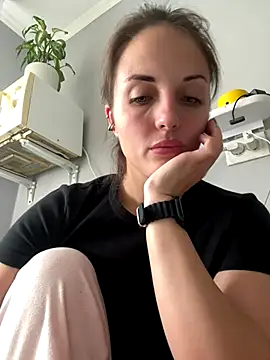 Snapshot of AmiLavs chatting on October 18, 2025, 11:55 am AmiLavs online show from October 18, 2025, 11:55 am