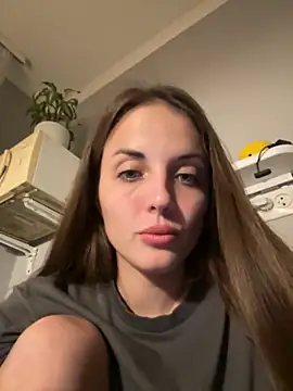 Snapshot of AmiLavs chatting on October 21, 2025, 7:36 pm AmiLavs online show from October 21, 2025, 7:36 pm