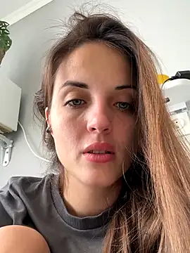 Snapshot of AmiLavs chatting on October 30, 2025, 7:21 am AmiLavs online show from October 30, 2025, 7:21 am