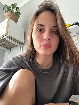 Snapshot of AmiLavs chatting on October 31, 2025, 6:47 am AmiLavs online show from October 31, 2025, 6:47 am