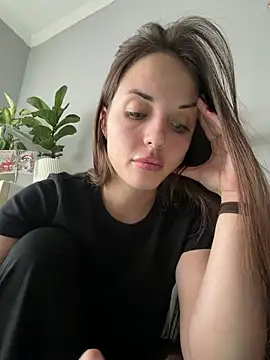 AmiLavs online show from December 22, 2025, 11:18 am