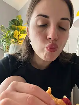 AmiLavs online show from March 20, 2026, 9:47 am