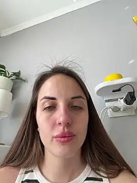 AmiLavs online show from April 6, 2026, 8:37 am