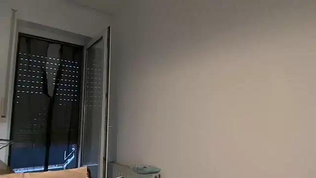 EmilyWi  online show from October 13, 2025, 4:51 pm