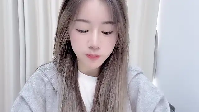 chloe-01 online show from January 11, 2025, 4:16 am