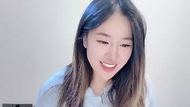 chloe-01 online show from November 12, 2025, 4:02 am