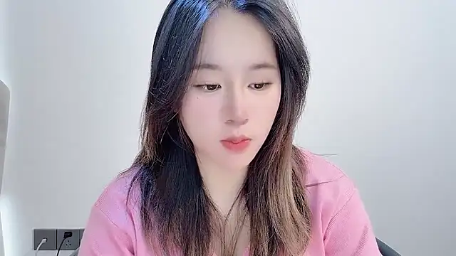 chloe-01 online show from December 2, 2025, 3:34 am