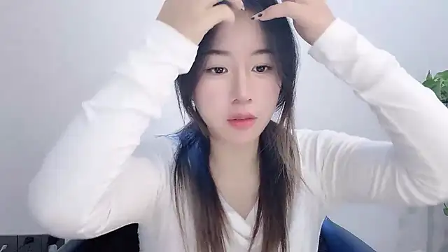 chloe-01 online show from January 16, 2026, 5:00 am