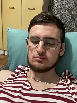 Snapshot of GrahamSouth chatting on December 2, 2024, 10:39 am GrahamSouth online show from December 2, 2024, 10:39 am