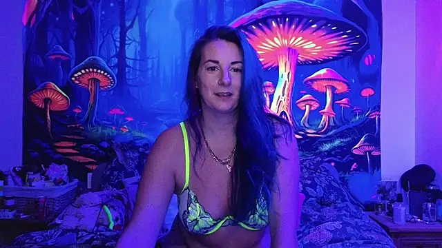 tattoomilf86 online show from February 7, 2025, 7:38 pm