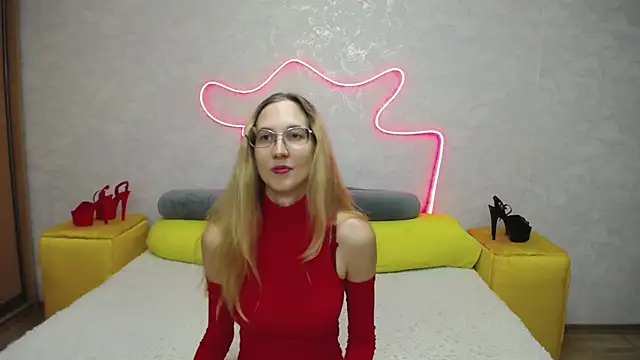 KlaryBrait online show from October 10, 2025, 11:20 am