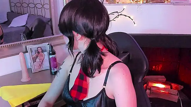 NattashaHotson online show from January 16, 2025, 5:00 am