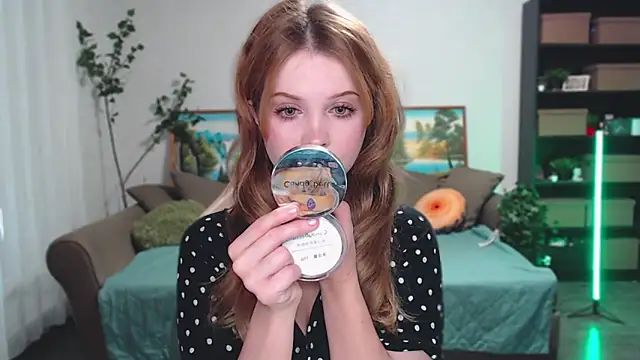 Snapshot of SYKE chatting on October 21, 2025, 4:35 am SYKE online show from October 21, 2025, 4:35 am