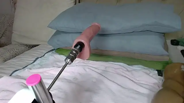 QUEENSHEBAxx01 online show from March 6, 2026, 1:35 am