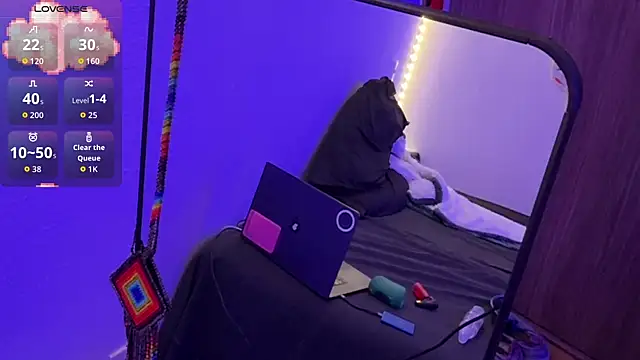 Snapshot of bearcloudcomputa chatting on September 30, 2025, 5:45 am bearcloudcomputa online show from September 30, 2025, 5:45 am