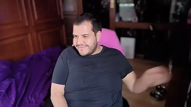 Snapshot of bearcloudcomputa chatting on February 15, 2026, 8:27 pm bearcloudcomputa online show from February 15, 2026, 8:27 pm