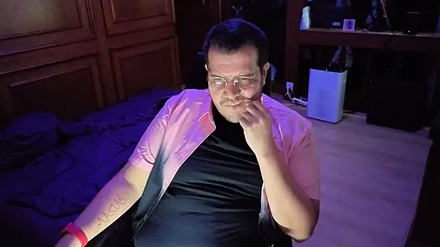 Snapshot of bearcloudcomputa chatting on February 18, 2026, 5:03 am bearcloudcomputa online show from February 18, 2026, 5:03 am