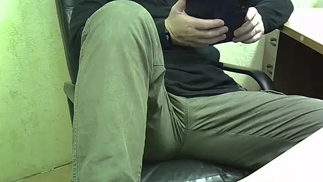 Snapshot of nikdov3 chatting on November 14, 2025, 4:33 am nikdov3 online show from November 14, 2025, 4:33 am