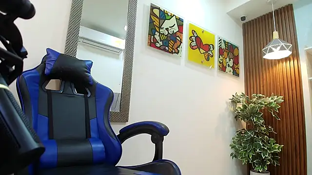 Dalila Sky online show from October 20, 2025, 5:57 pm