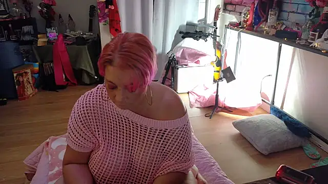 Snapshot of Luna1984 chatting on September 23, 2025, 10:57 pm Luna1984 online show from September 23, 2025, 10:57 pm