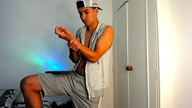 andy 0018 online show from January 27, 2025, 5:04 pm