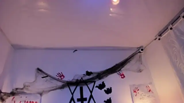 LunaSmitt online show from October 16, 2025, 11:55 am