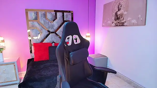 BRITHANY SPARK online show from October 5, 2025, 3:38 am