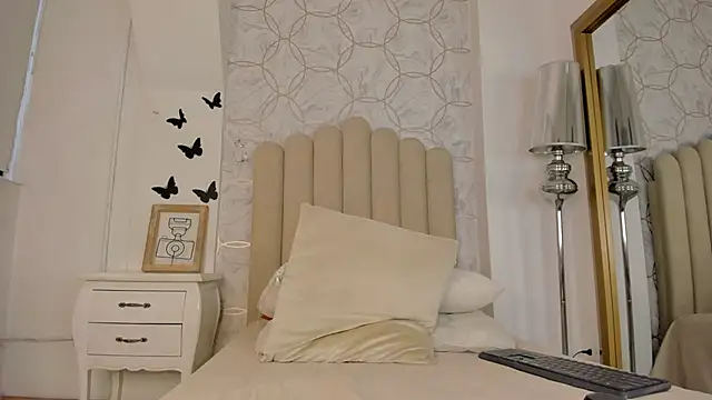 Foxy200   online show from January 5, 2026, 8:23 pm