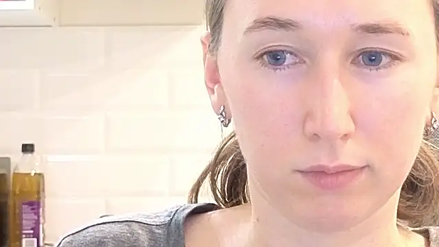 --Model--2 online show from October 25, 2025, 12:18 am