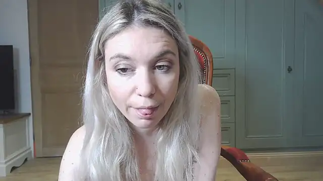 Snapshot of carlaaa chatting on January 17, 2025, 9:28 pm carlaaa online show from January 17, 2025, 9:28 pm