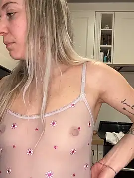 carlaaa online show from February 10, 2026, 9:19 pm