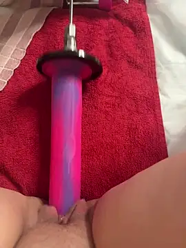 luisa1 online show from November 28, 2025, 8:00 pm