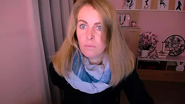 Snapshot of Hot_Milady chatting on December 5, 2024, 7:38 am Hot Milady online show from December 5, 2024, 7:38 am