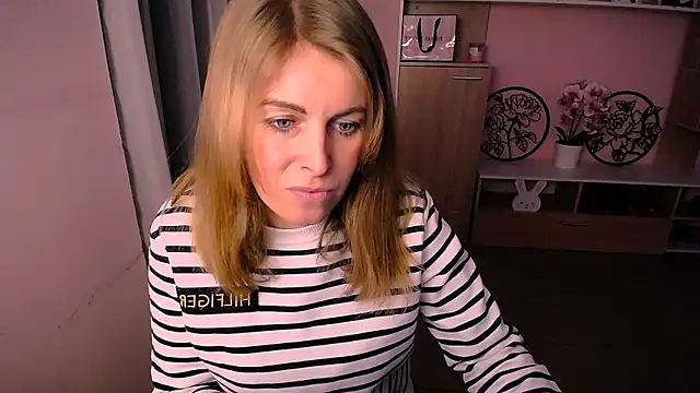 Snapshot of Hot_Milady chatting on January 20, 2025, 8:19 am Hot Milady online show from January 20, 2025, 8:19 am