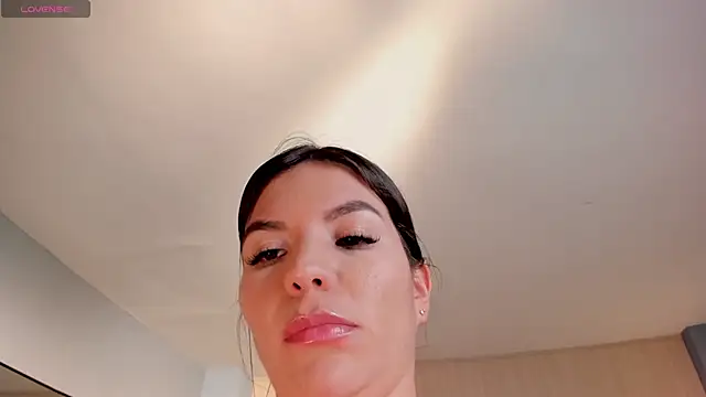 ValeriaRoldanX online show from January 15, 2025, 6:12 am