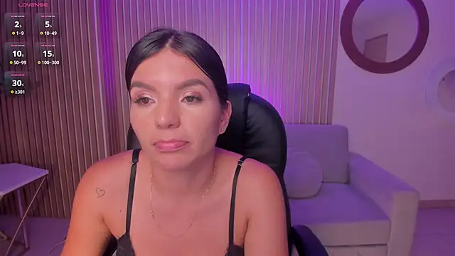 ValeriaRoldanX online show from January 25, 2025, 9:36 am