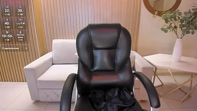 ValeriaRoldanX online show from March 21, 2025, 9:34 am