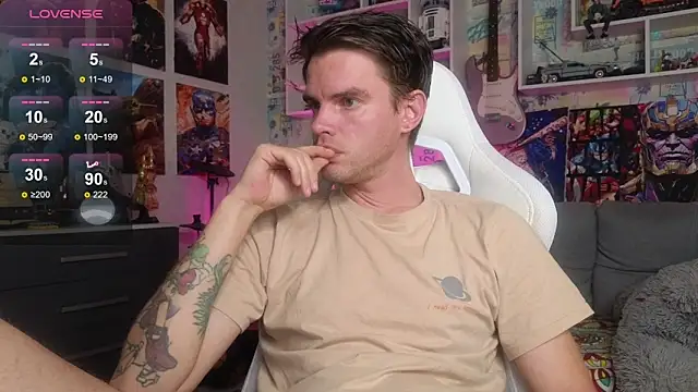 Snapshot of Mike_Burn chatting on October 15, 2025, 12:16 pm Mike Burn online show from October 15, 2025, 12:16 pm