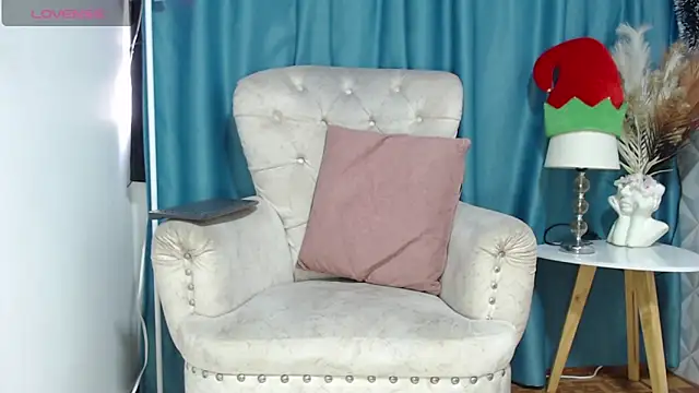 salome Queenx online show from December 11, 2024, 12:44 pm