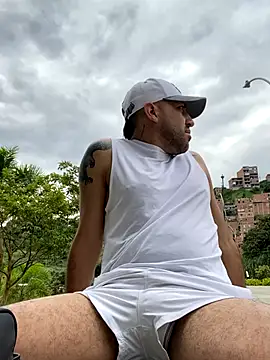 Snapshot of JuanZapata33 chatting on October 30, 2025, 4:52 pm JuanZapata33 online show from October 30, 2025, 4:52 pm