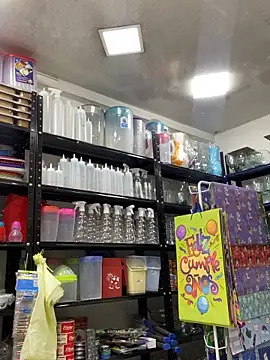 JuanZapata33 online show from November 23, 2025, 8:19 pm