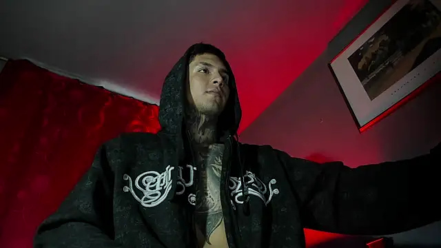 Travistanner 28 online show from March 10, 2026, 5:07 pm