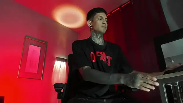 Travistanner 28 online show from March 19, 2026, 12:14 am