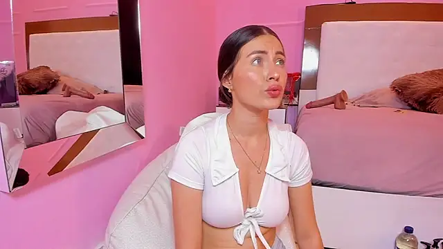 alysonJackson online show from March 19, 2026, 7:40 pm