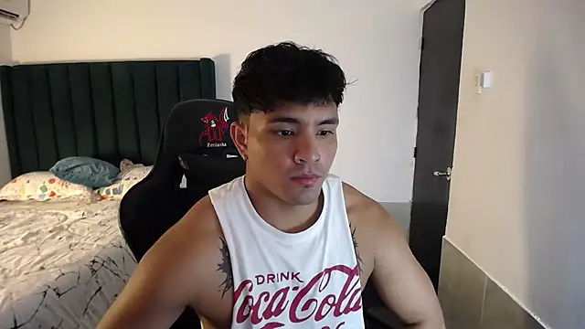 Snapshot of man_dur07 chatting on October 17, 2025, 11:29 pm man dur07 online show from October 17, 2025, 11:29 pm