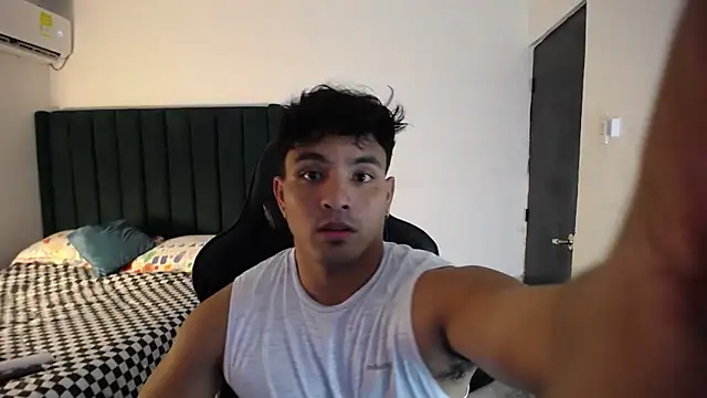 Snapshot of man_dur07 chatting on October 21, 2025, 8:20 pm man dur07 online show from October 21, 2025, 8:20 pm